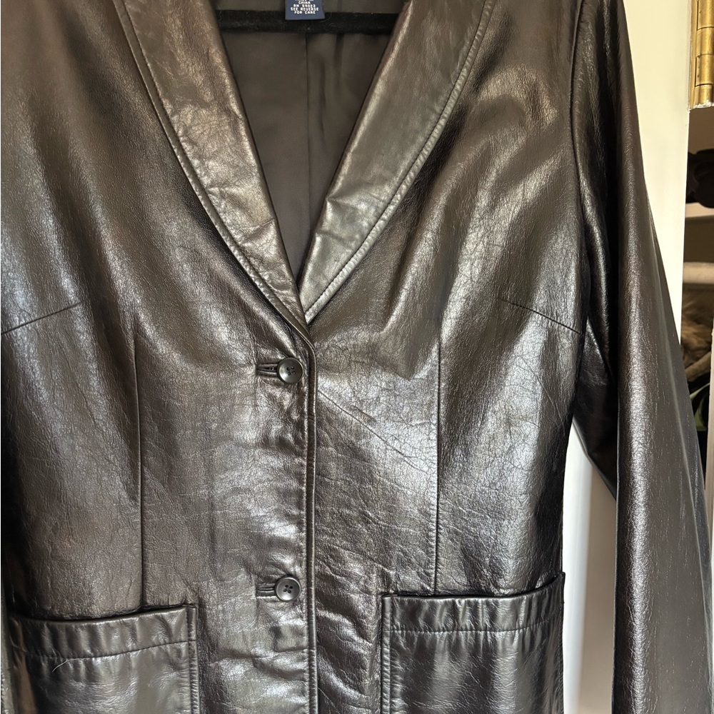 Vintage GAP Women's Black Leather Jacket - Picture 5 of 7